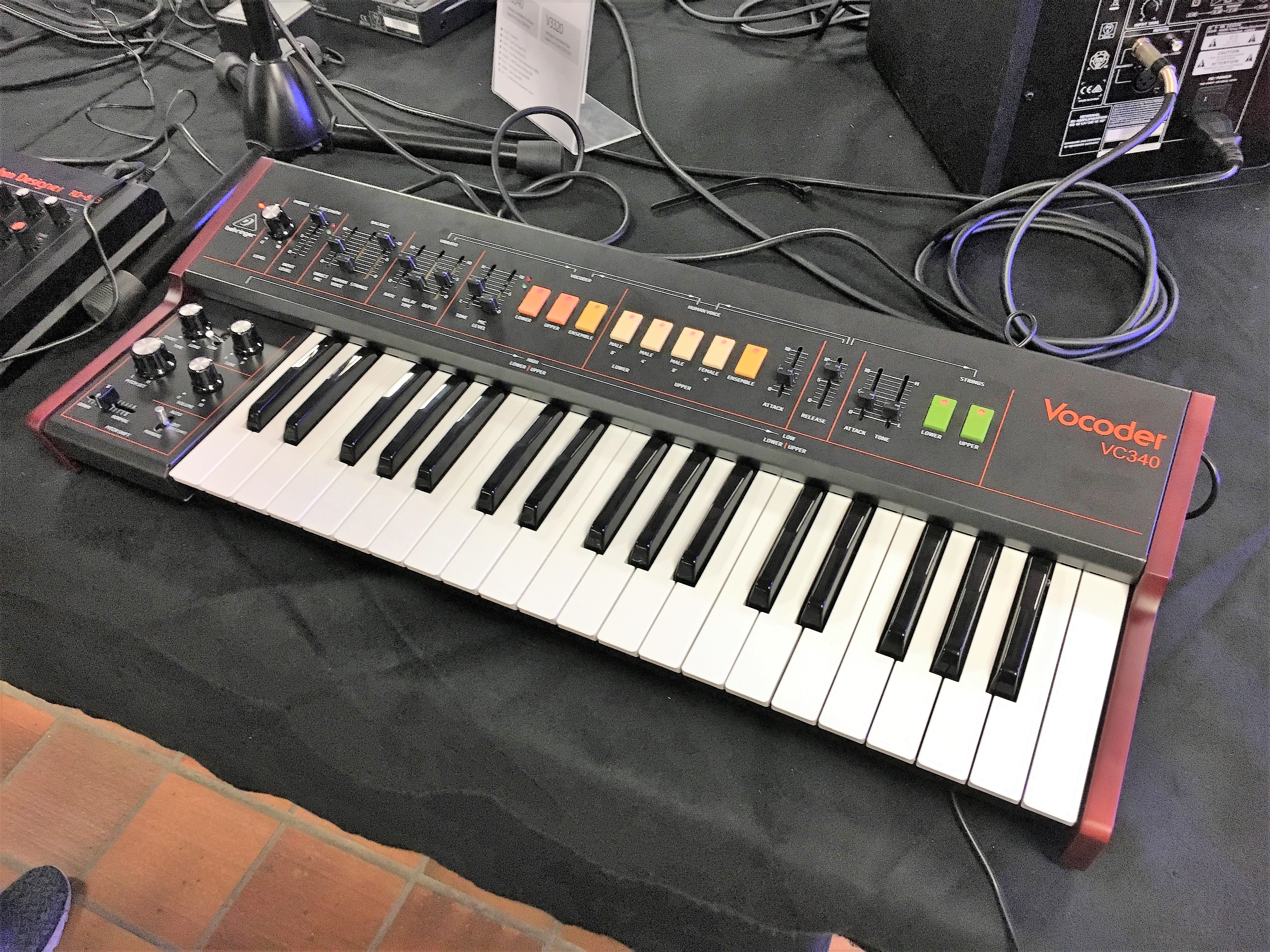 Behringer VC340 : Behringer - VC-340 - IMG_4844.JPG