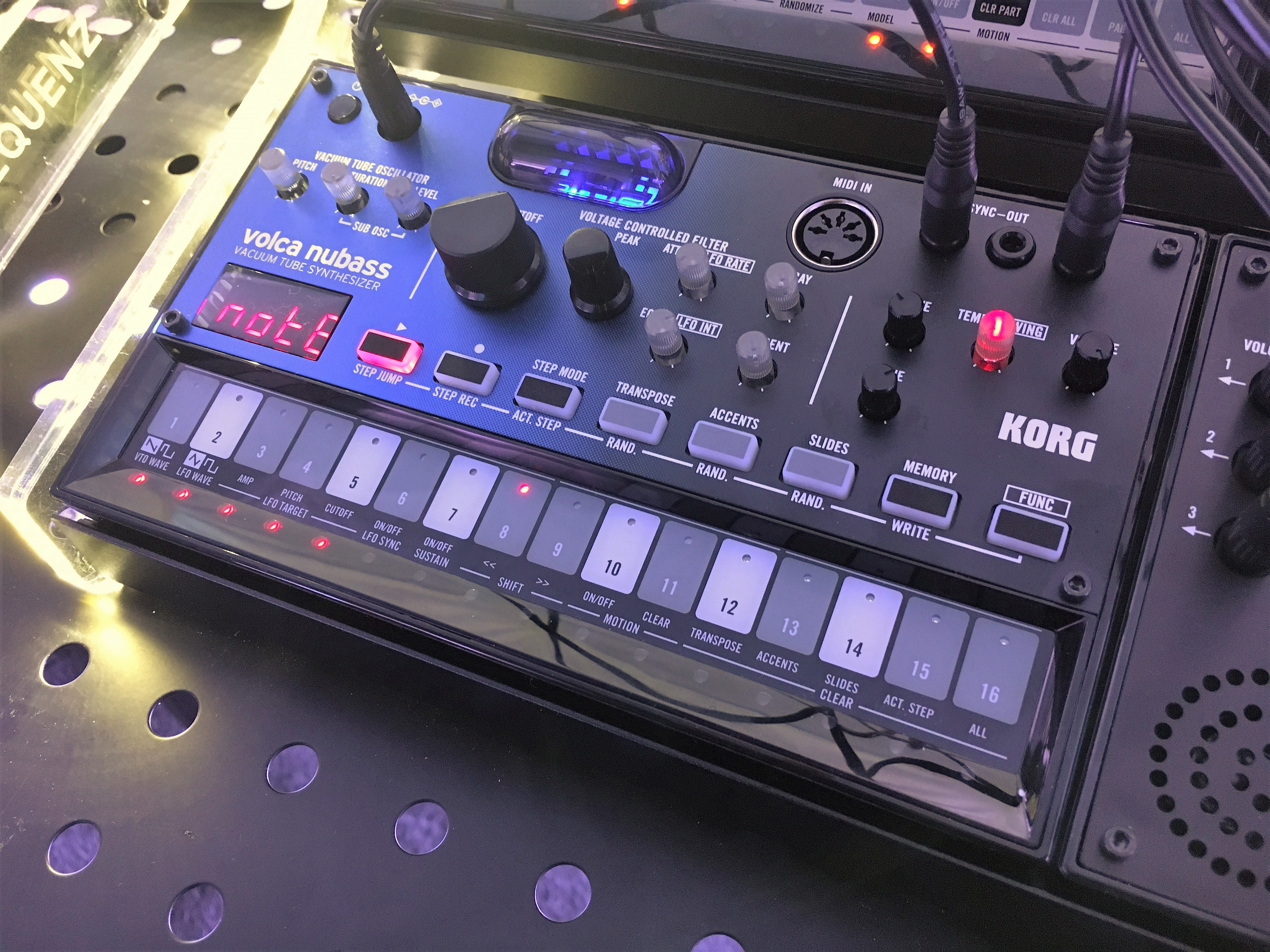 Korg Volca Nubass : Korg - Volca Nubass - IMG_4823.JPG