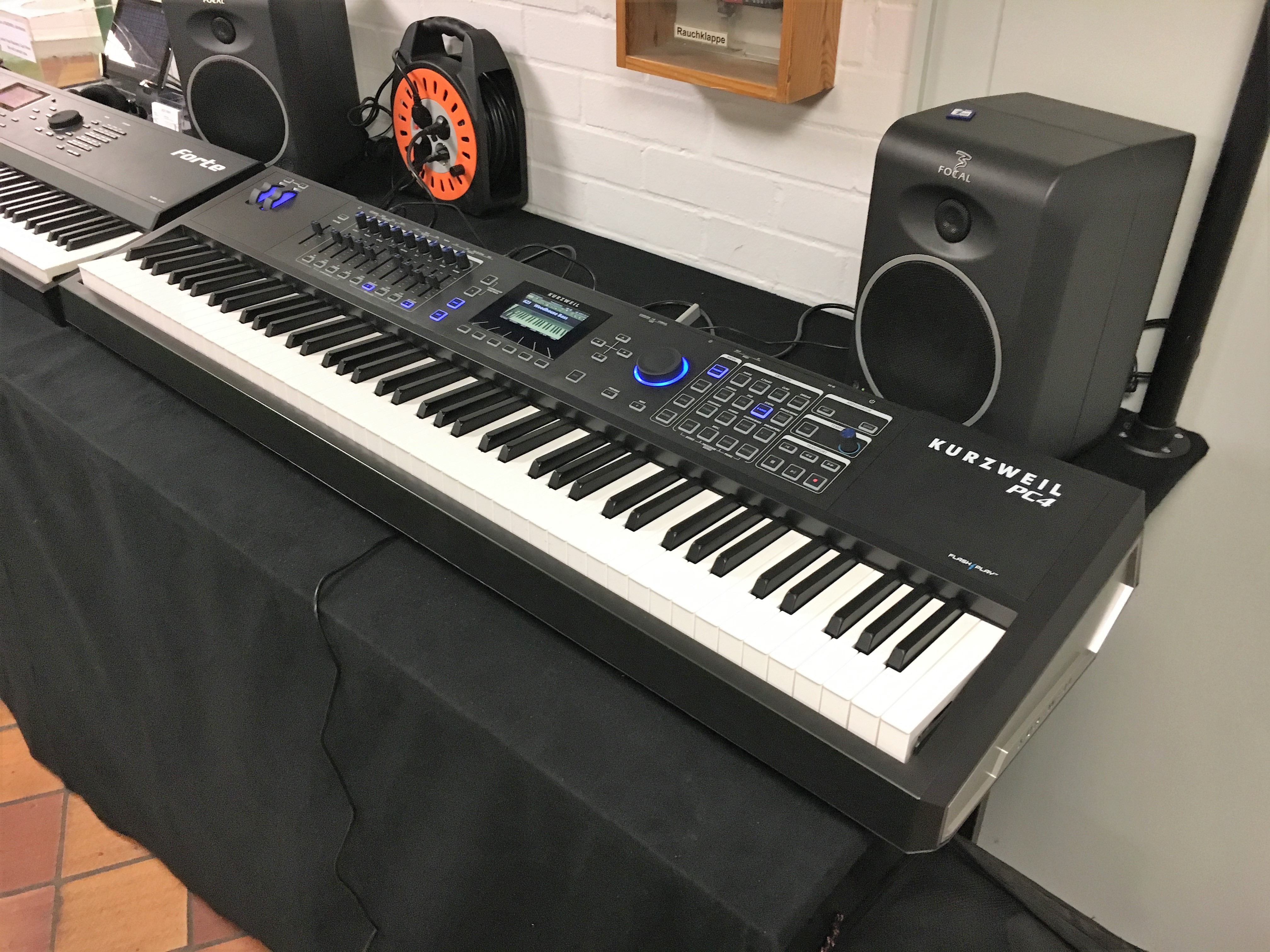 Kurzweil PC4 : Kurzweil - PC4 - IMG_4785.JPG