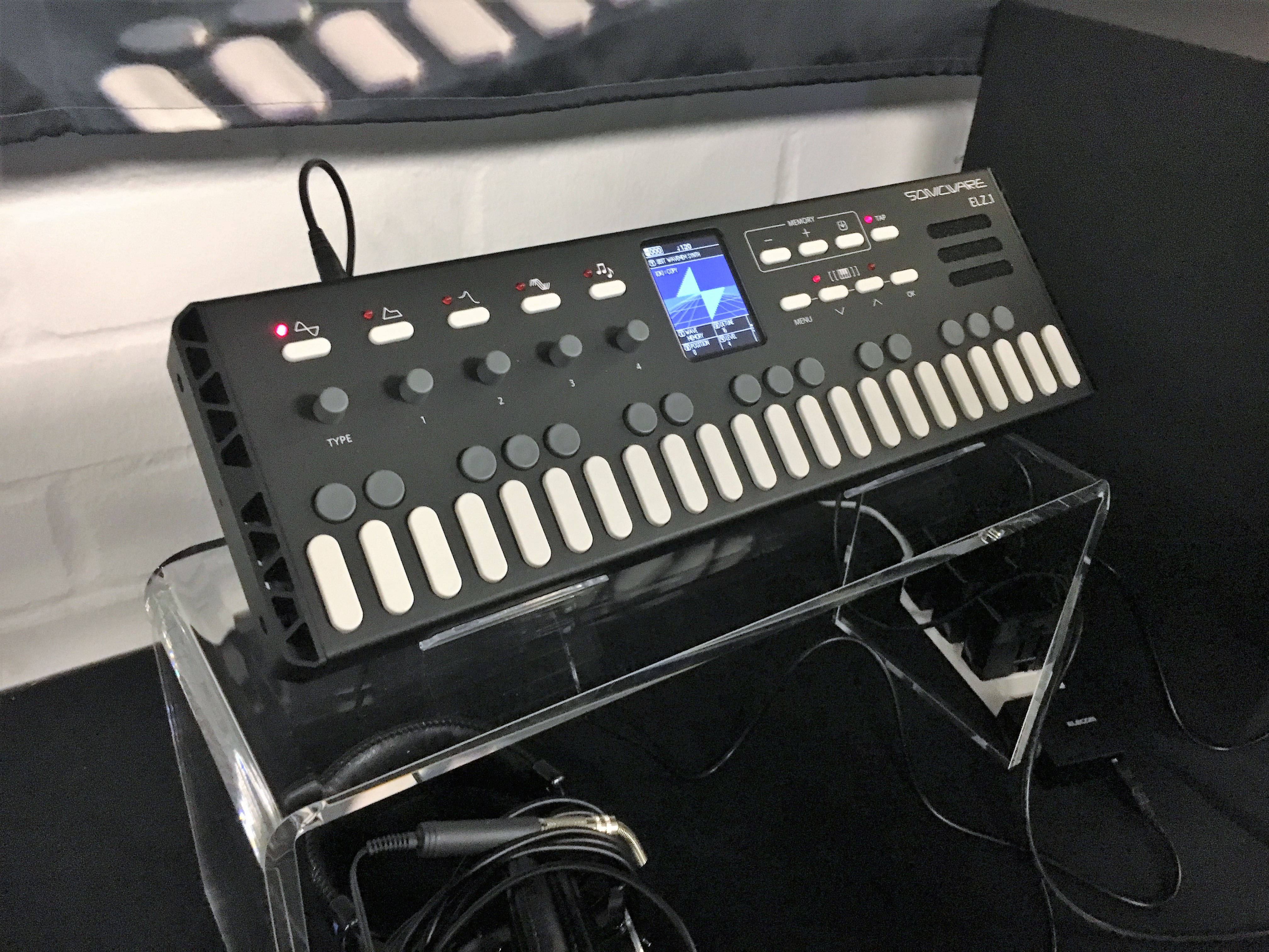 Sonicware ELZ_1 : Sonicware - ELZ-1 - IMG_4780.JPG