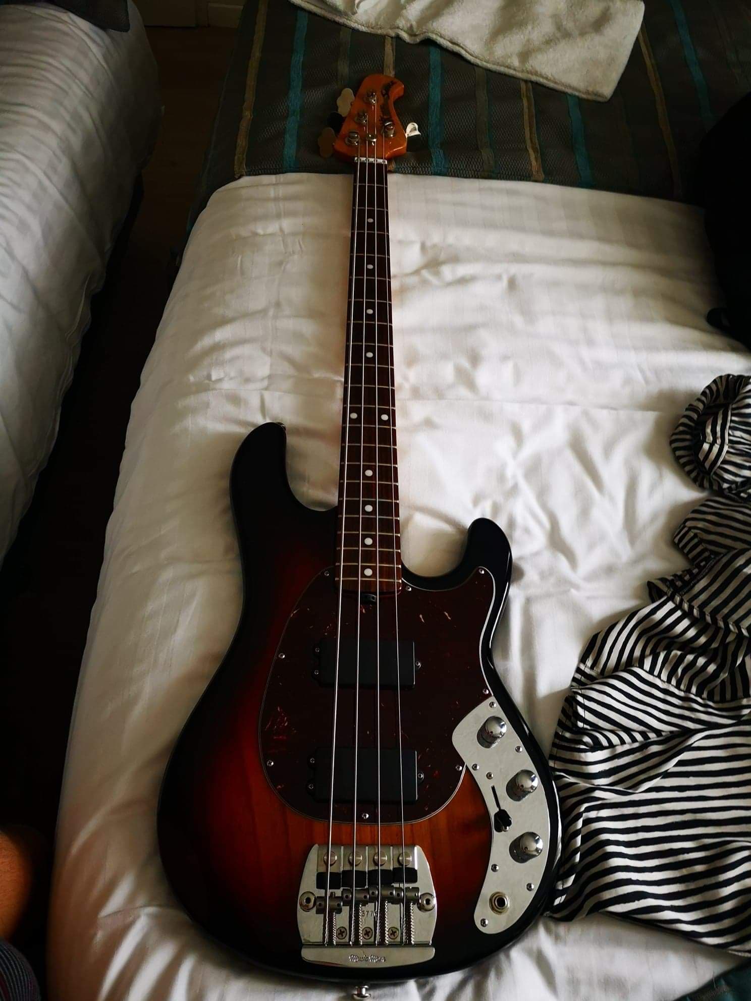 Music Man Classic Sabre