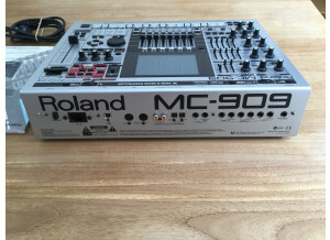 Roland MC-909 Sampling Groovebox (66689)