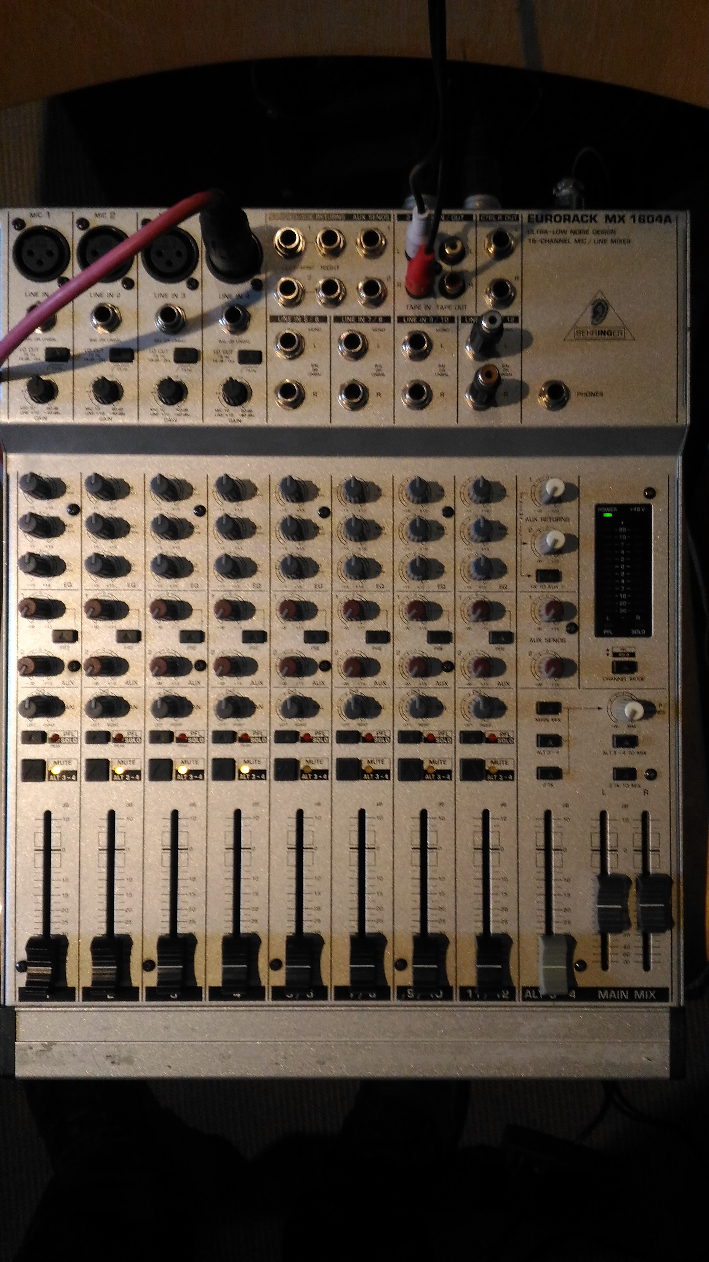 Eurorack MX1604A - Behringer Eurorack MX1604A - Audiofanzine