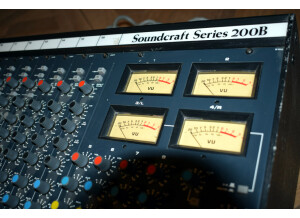 Soundcraft 200-B 24/4/2 (96889)