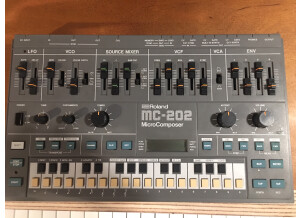 Roland MC-202 (28171)