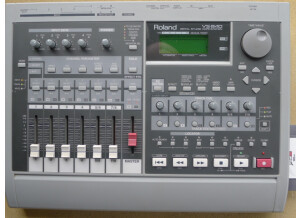 Roland VS-840 (42718)