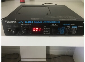 Roland JV-1010 (35584)