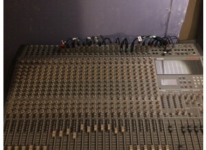 Tascam M-2524 (62482)