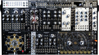 Synthétiseurs modulaires : Article02NEW-Photo05-Case7U01 Synthétiseurs modulaires : Article02NEW-Photo05-Case7U01