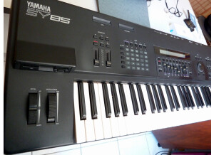 Yamaha SY85 (94767)