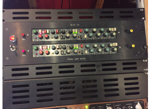 Funky Junk Industries Neve V2 (79748)