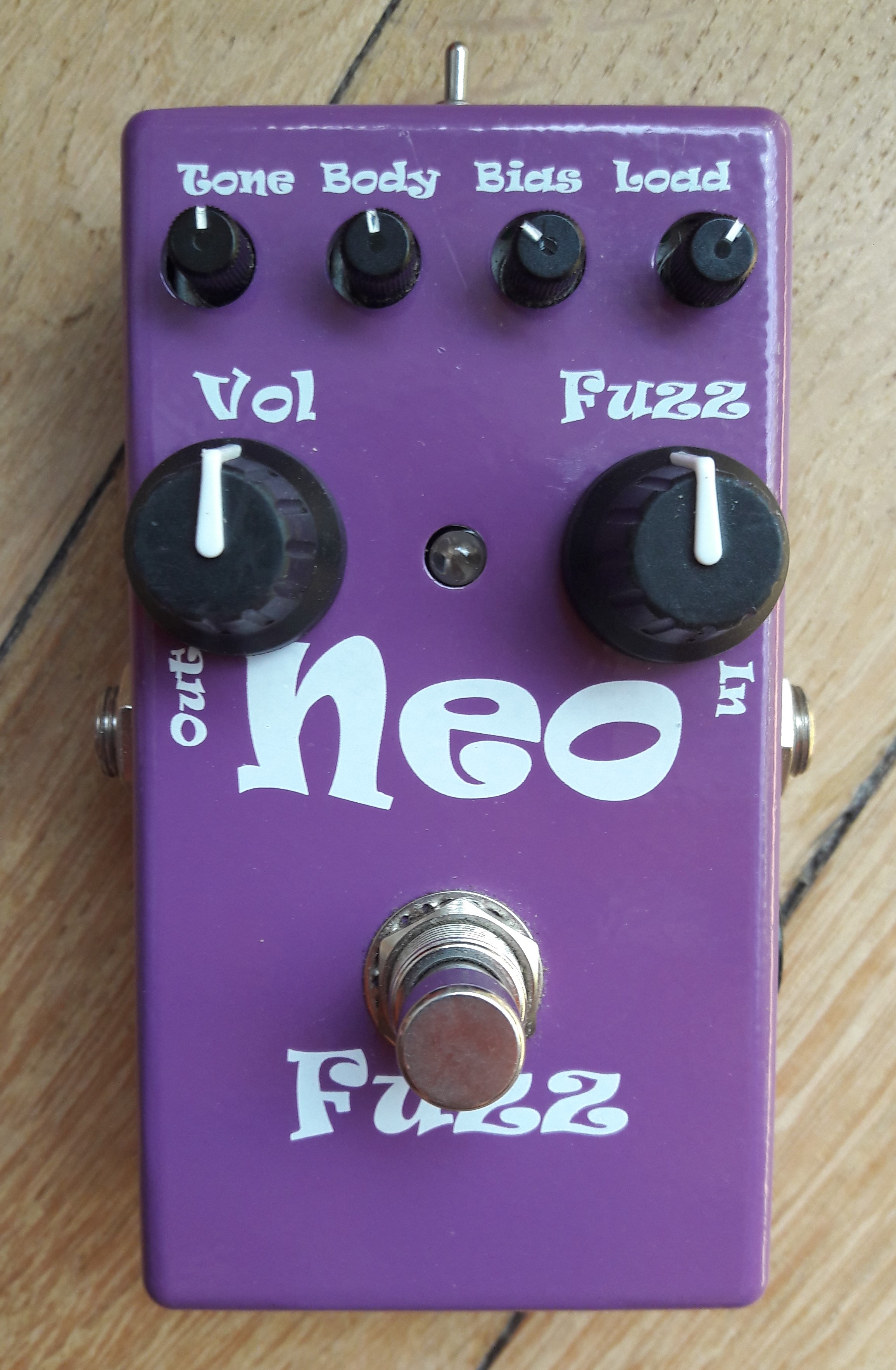 Neo Fuzz - Mi Audio Neo Fuzz - Audiofanzine