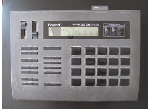 Roland R-8 (83901)