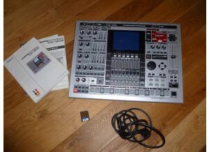 Roland MC-909 Sampling Groovebox (1233)