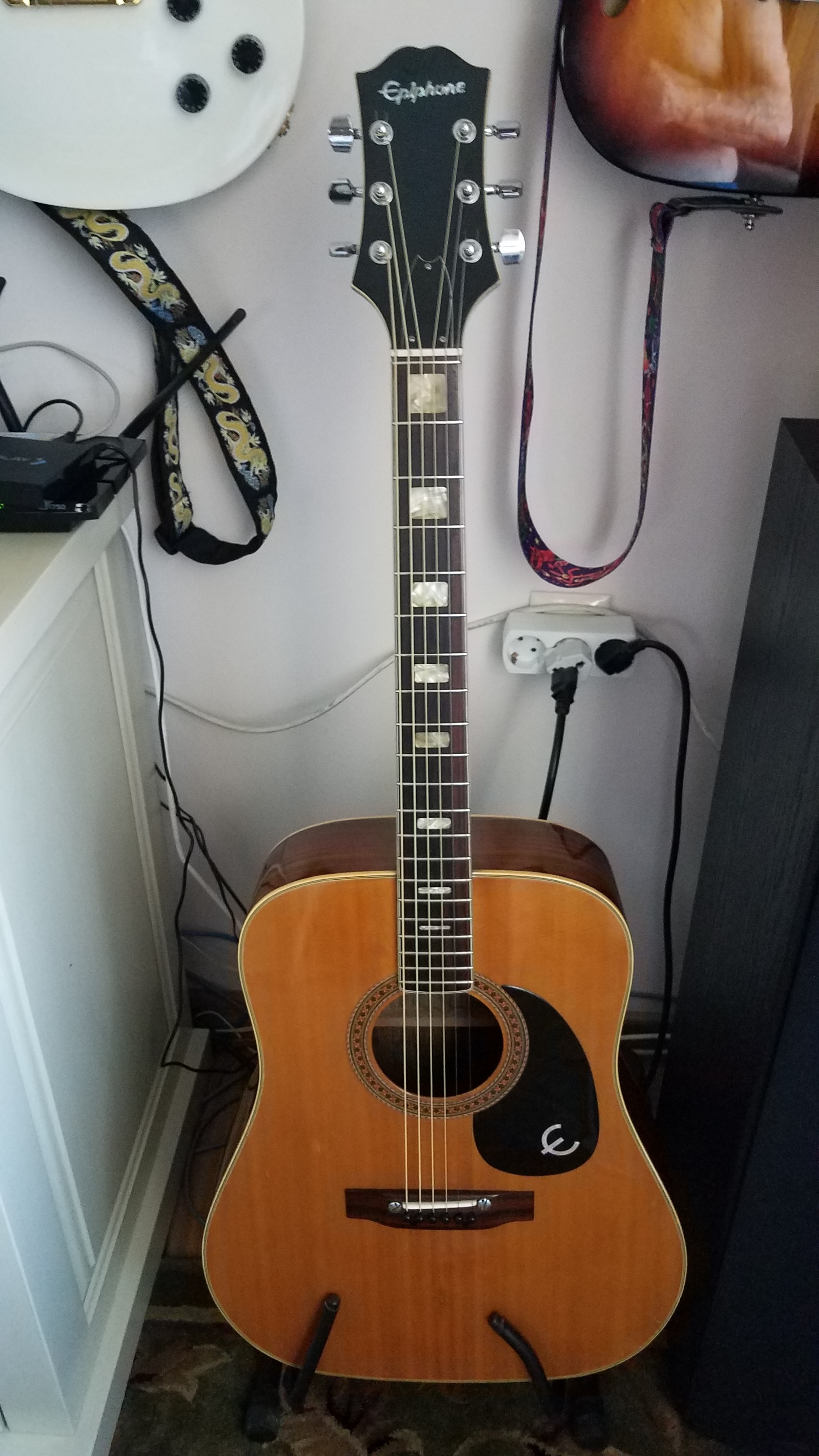 Epiphone FT-150 Bard