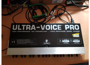Behringer UltraVoice VX2000