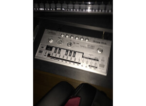 Cyclone Analogic Bass Bot TT-303 (98106)