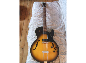Gibson ES-135 (7258)