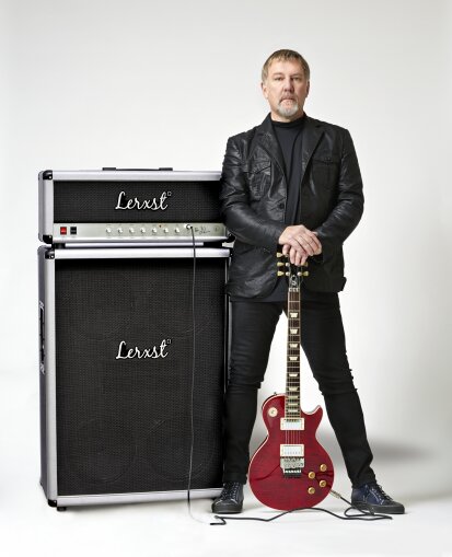 alex with LerxstΩ head & 4x12 with sig alex with LerxstΩ head & 4x12 with sig