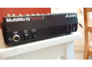 Alesis MultiMix 12 FireWire (81408)