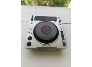 CDJ 800