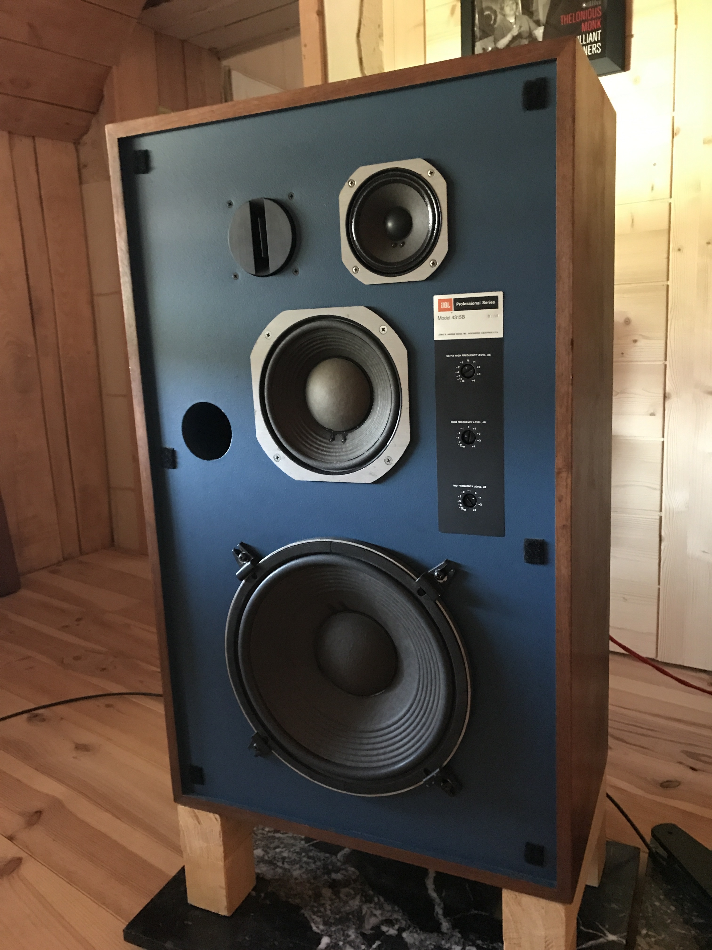 JBL 4315