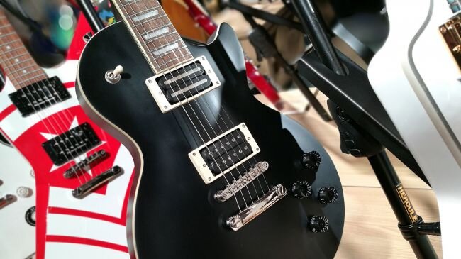V.CampbellLESPAUL V.CampbellLESPAUL