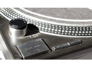 Technics-SL1210MK2-E