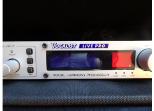 Vocalist Live Pro Close.JPG