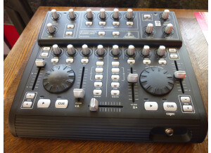 Behringer B-Control Deejay BCD3000 (9419)