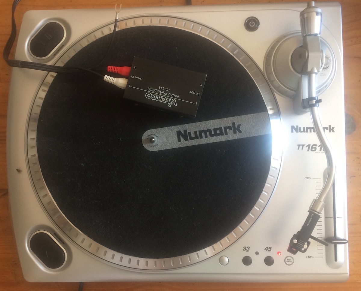 Numark TT1610 ターンテーブル シルバー Numark TT1610 Belt Drive DJ Manual Turntable Silver 33rpm +
