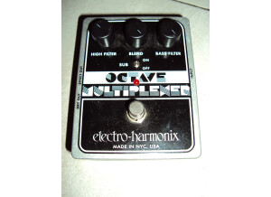 Electro-Harmonix micro octave multiplexer