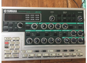 Yamaha DX200 (64349)