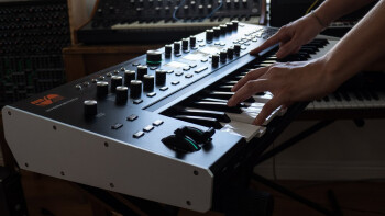 Ashun Sound Machines Hydrasynth Desktop / Rack : Hydrasynth Desktop Left Ashun Sound Machines Hydrasynth Desktop / Rack : Hydrasynth Desktop Left