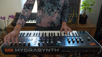 Ashun Sound Machines Hydrasynth : Hydrasynth Keyboard Rear Connect Ashun Sound Machines Hydrasynth : Hydrasynth Keyboard Rear Connect