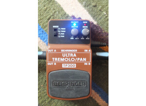 Behringer Ultra Tremolo/Pan TP300  (80691)