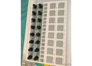 Arturia BeatStep Pro (31502)