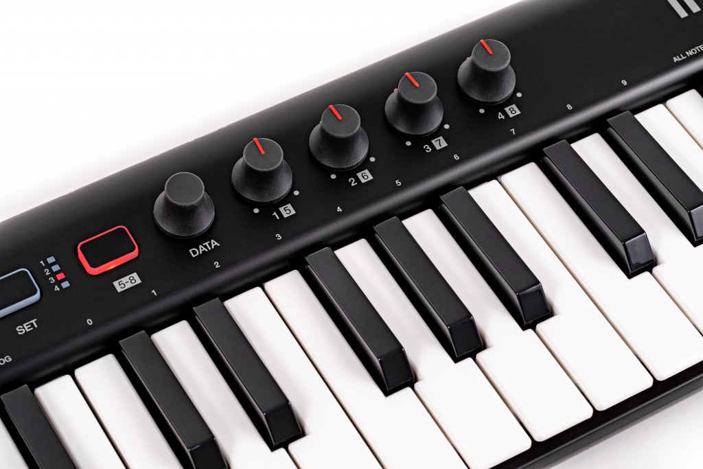 IK Multimedia iRig Keys 2 : iRig Keys 2 knobs