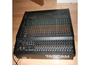 Tascam M-1024 (5102)