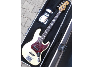 01jazz bass 73 011.JPG