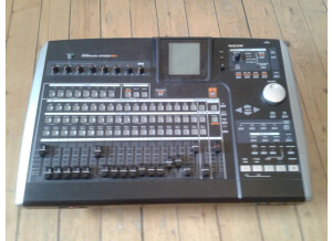 Tascam Portastudio 2488neo