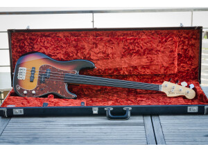 Fender Tony Franklin Fretless Precision Bass (73404)