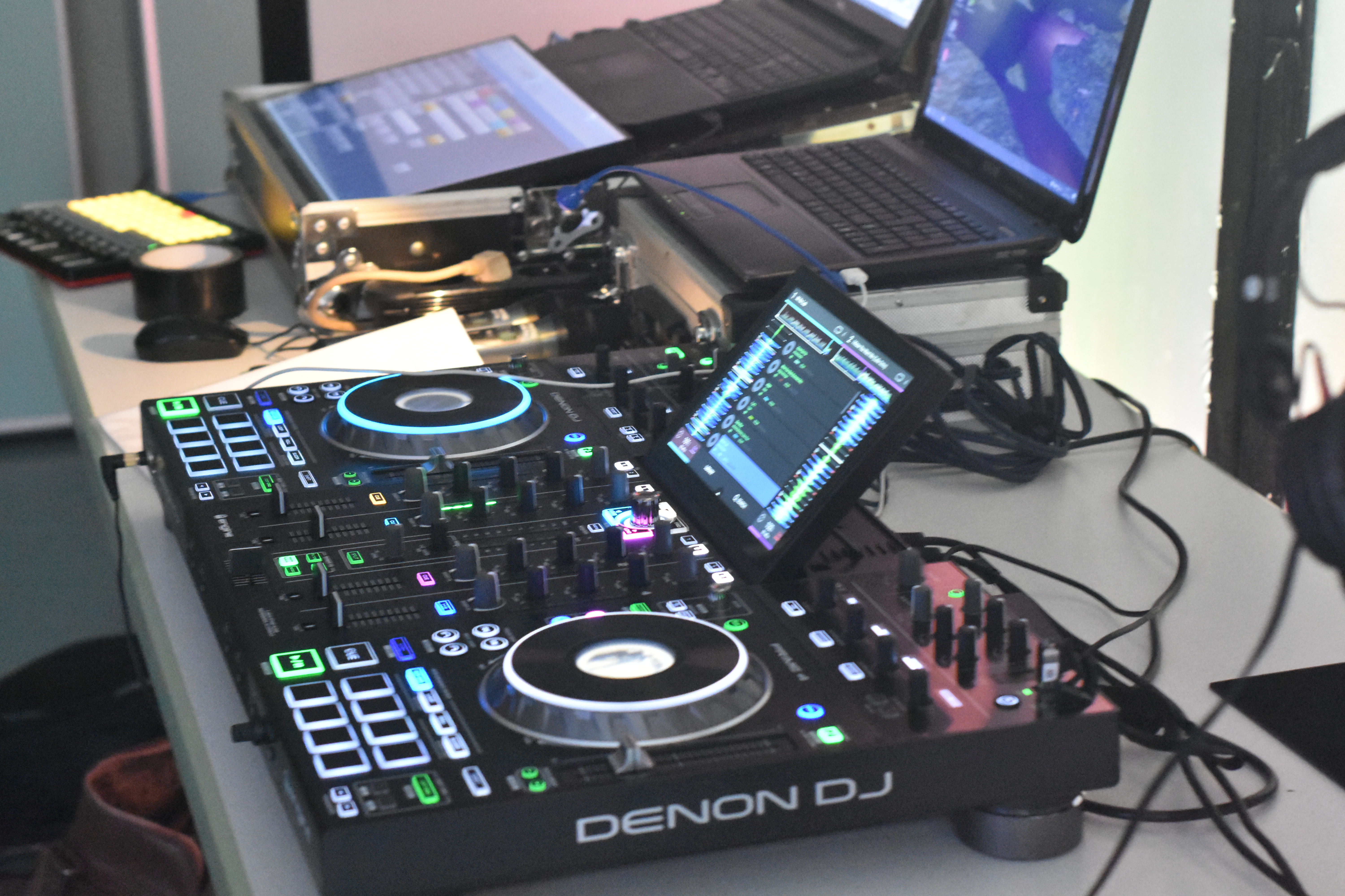 Denon DJ Prime 4
