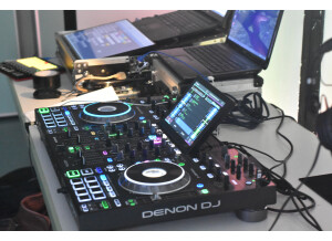 Denon DJ Prime 4 (15581)