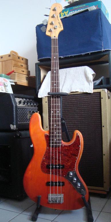 Squier Standard Jazz Bass