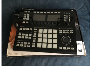 Native Instruments Maschine MKII (23995)