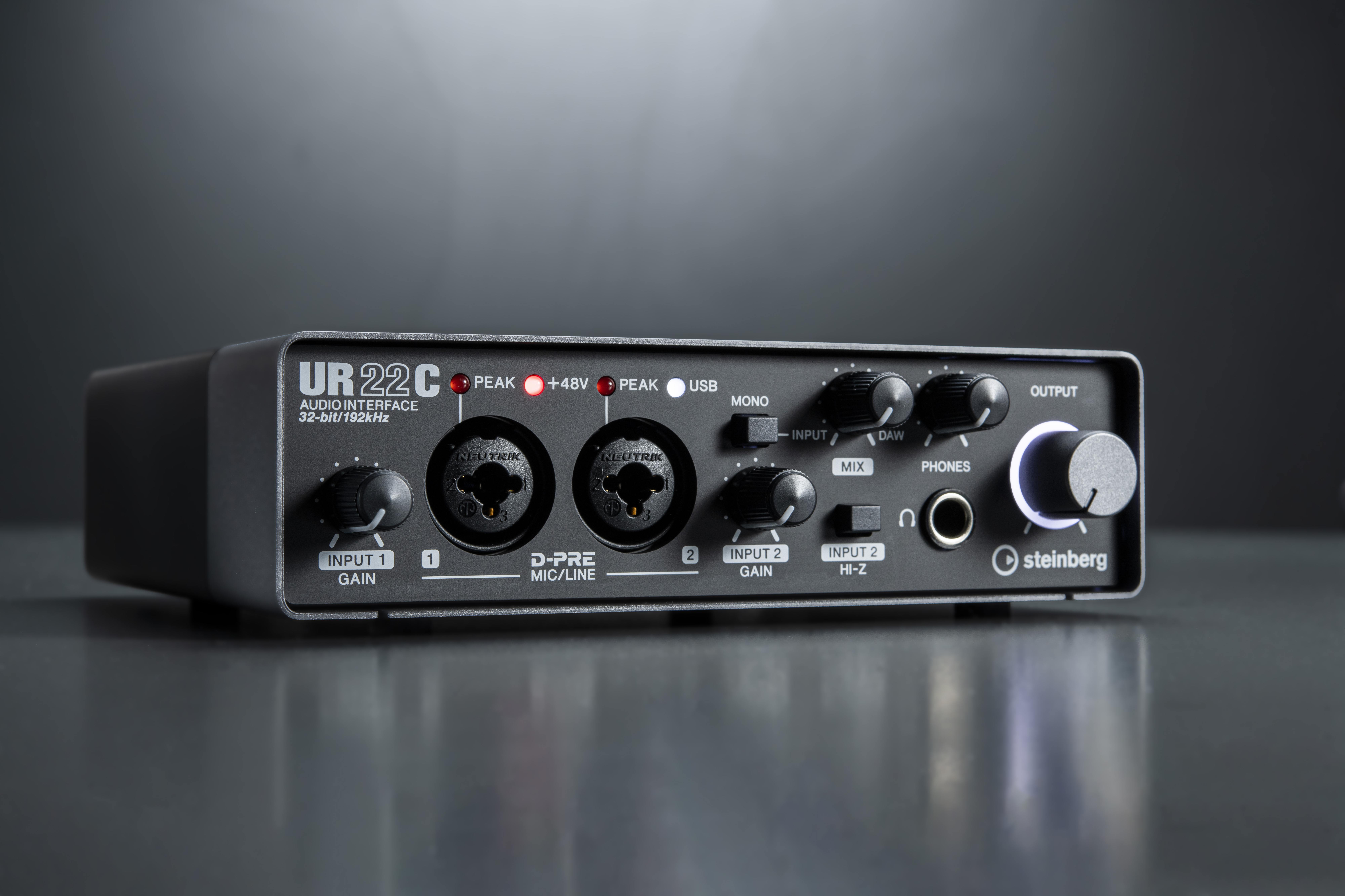 Steinberg UR22C : Steinberg UR22C mood front view far grey dark-7883