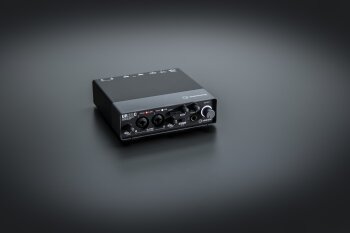 Steinberg UR22C : Steinberg UR22C mood from far grey dark-7866 Steinberg UR22C : Steinberg UR22C mood from far grey dark-7866