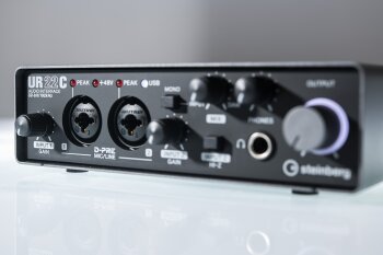 Steinberg UR22C : Steinberg UR22C mood near right angle bright focus logo-7665 Steinberg UR22C : Steinberg UR22C mood near right angle bright focus logo-7665