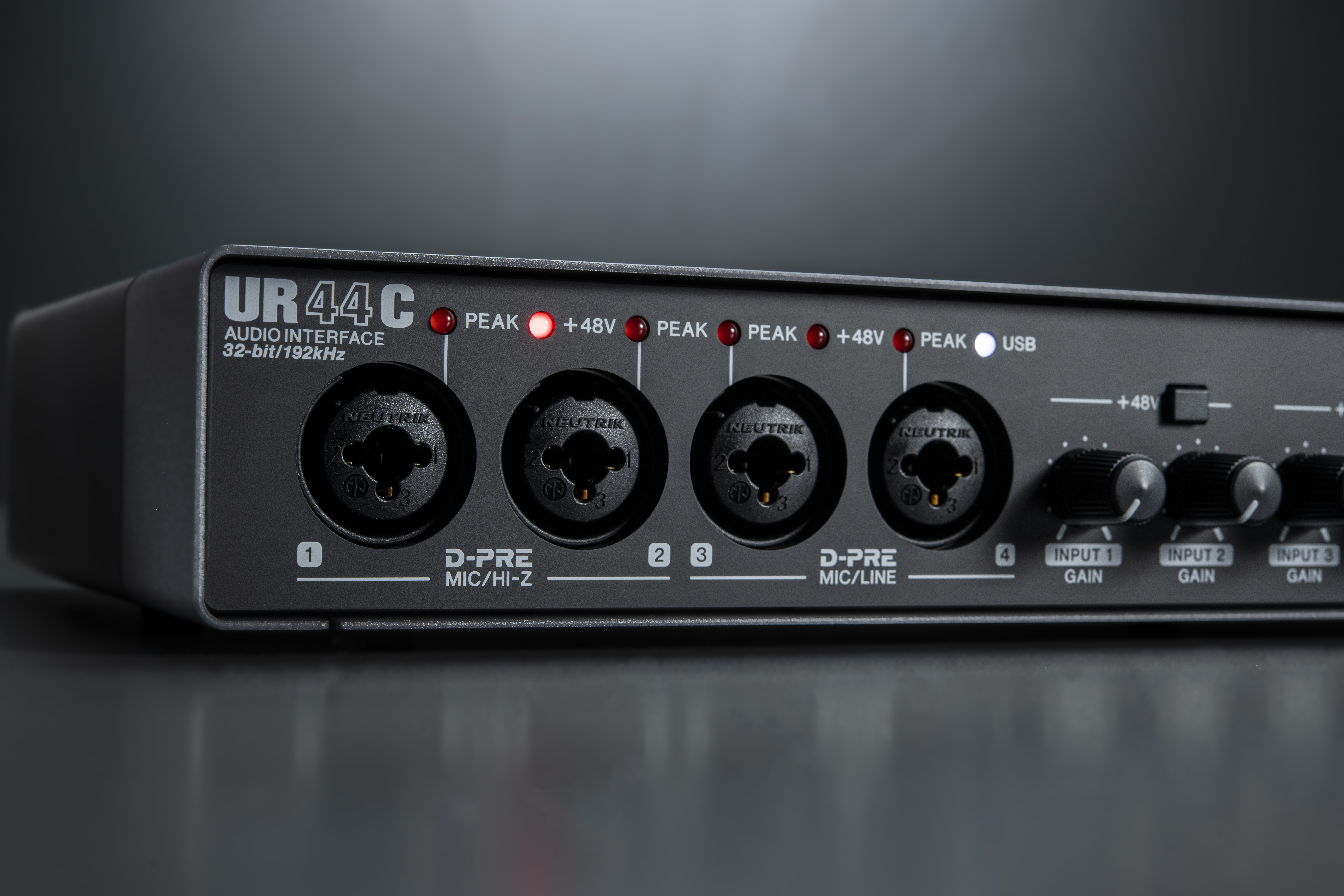 Steinberg UR44C : Steinberg UR44C mood grey dark logo view-7880